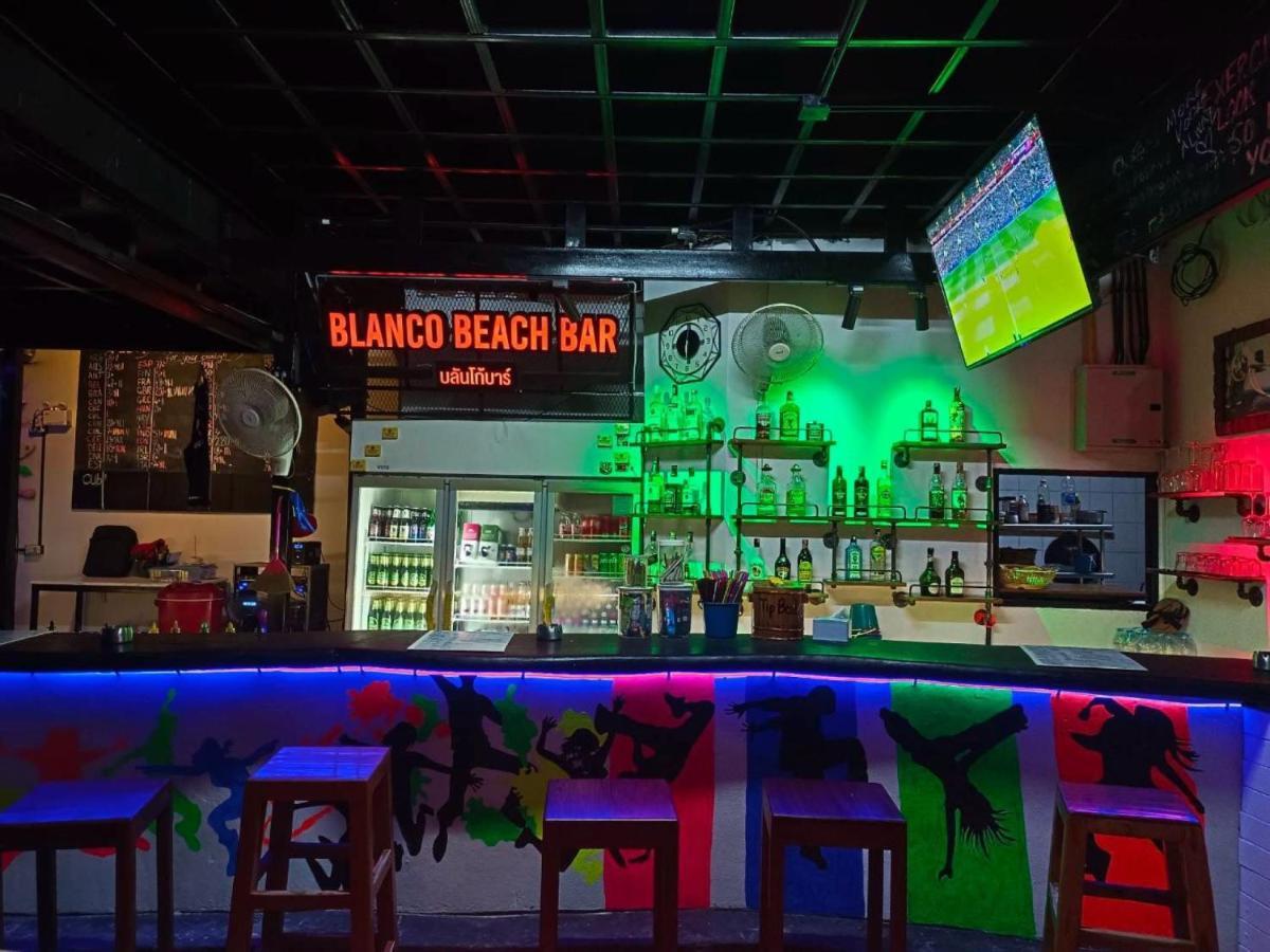 Blanco Beach Bar Hostel Phi Phi-eilanden Buitenkant foto